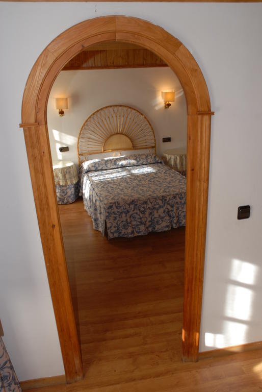 Hotel Europa Les Εξωτερικό φωτογραφία